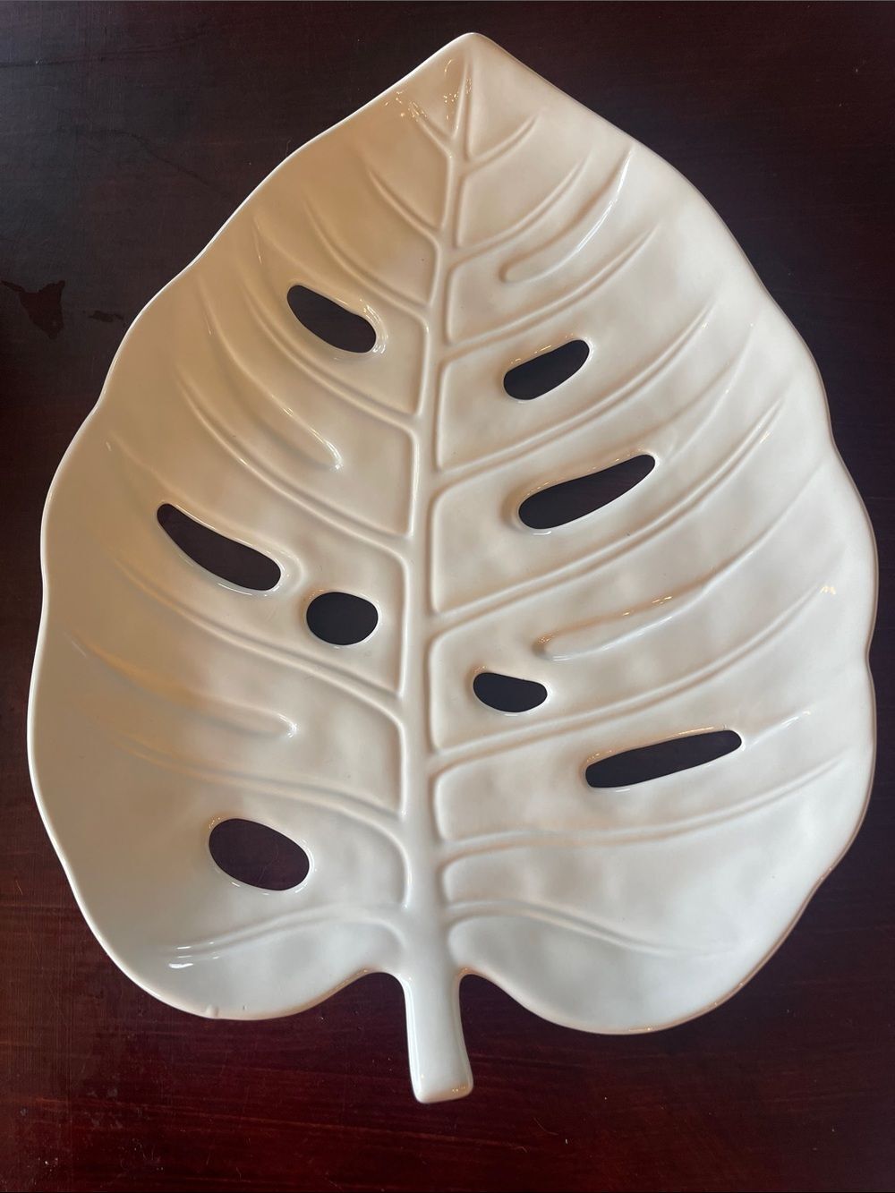 White Ceramic Monstera Leaf Wall Decor